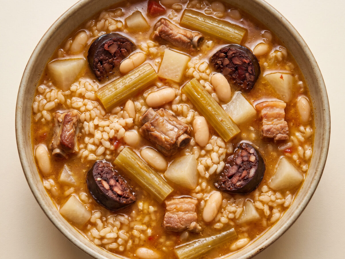 Arròs amb fesols i naps: valencianischer Reis aus dem Suppentopf