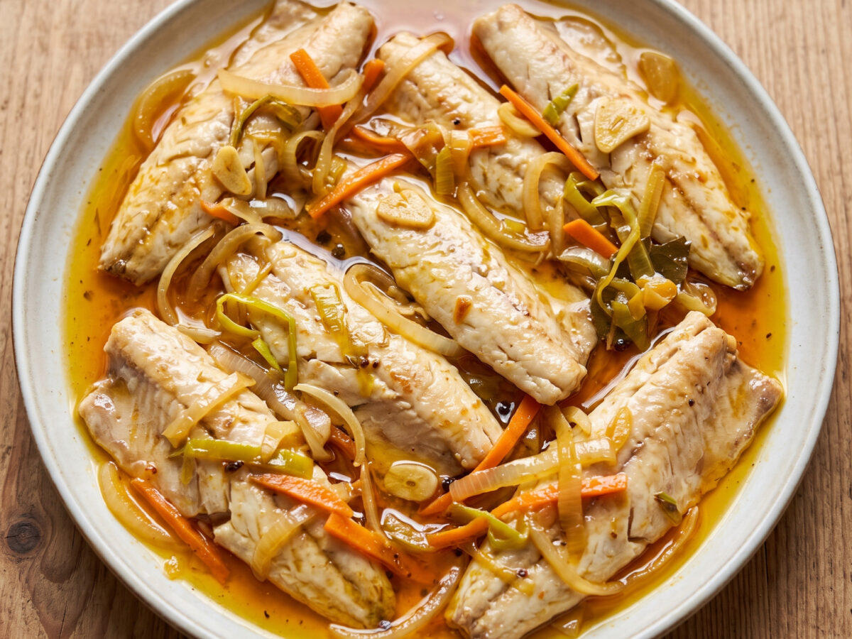 Baskischer Küstenfisch mit würzigem Sud
