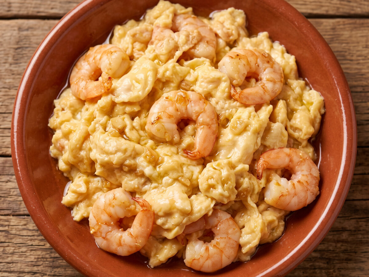 Cremig gerührte Eier mit Gambas