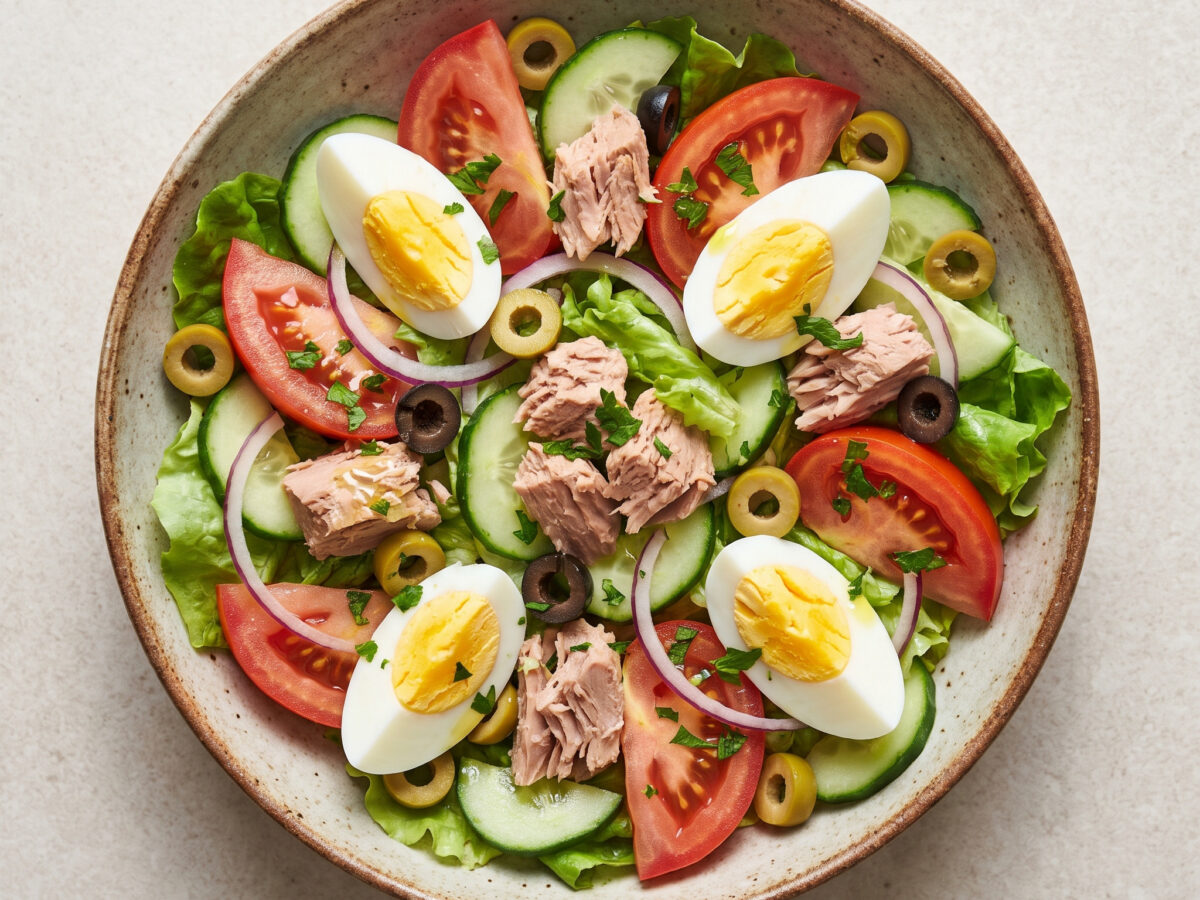 Ensalada canaria – kanarischer Salat mit Thunfisch und Ei