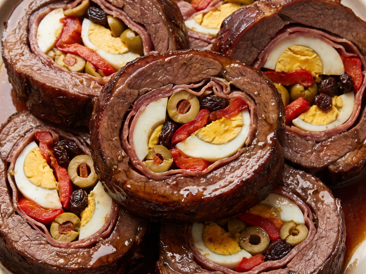 Galicische Rinderroulade mit Schinken und Ei