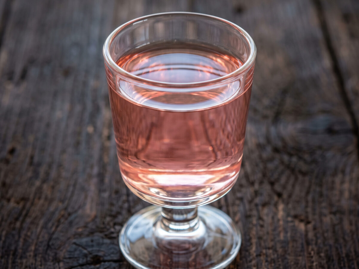 Licor de Rosas aus Menorca selbst ansetzen