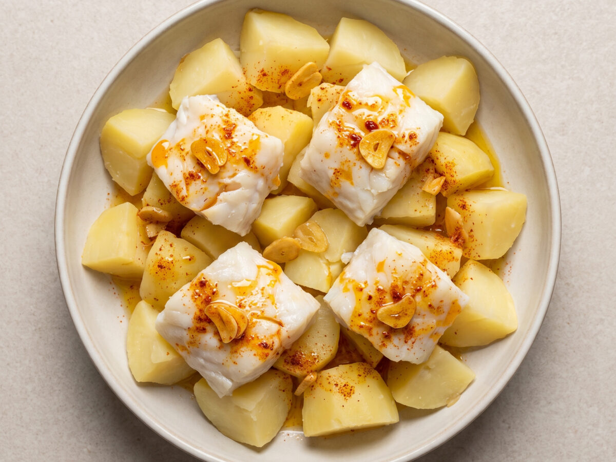 Patatas con bacalao a la gallega