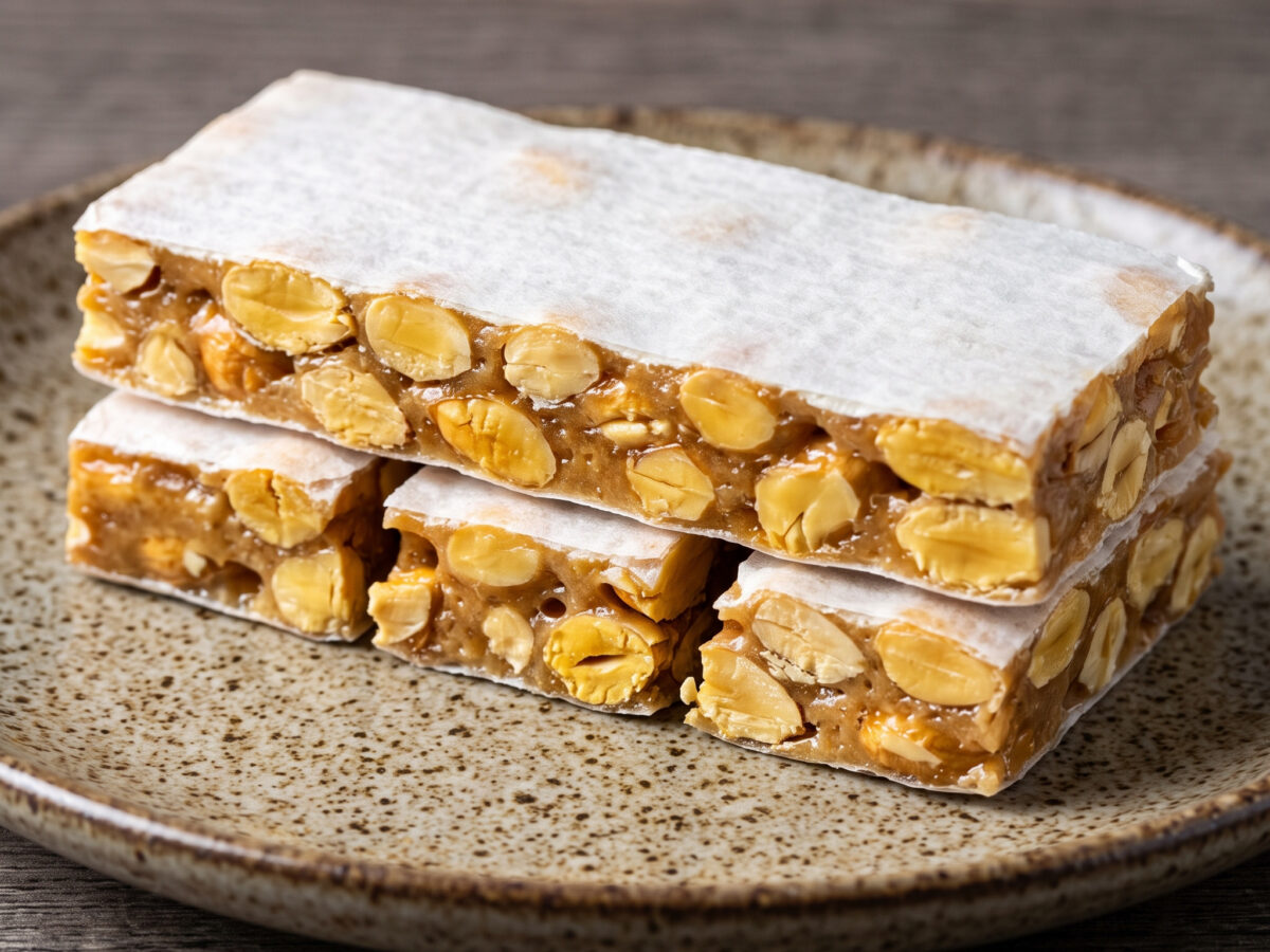 Turrón de Alicante: knusprige Mandeltafel